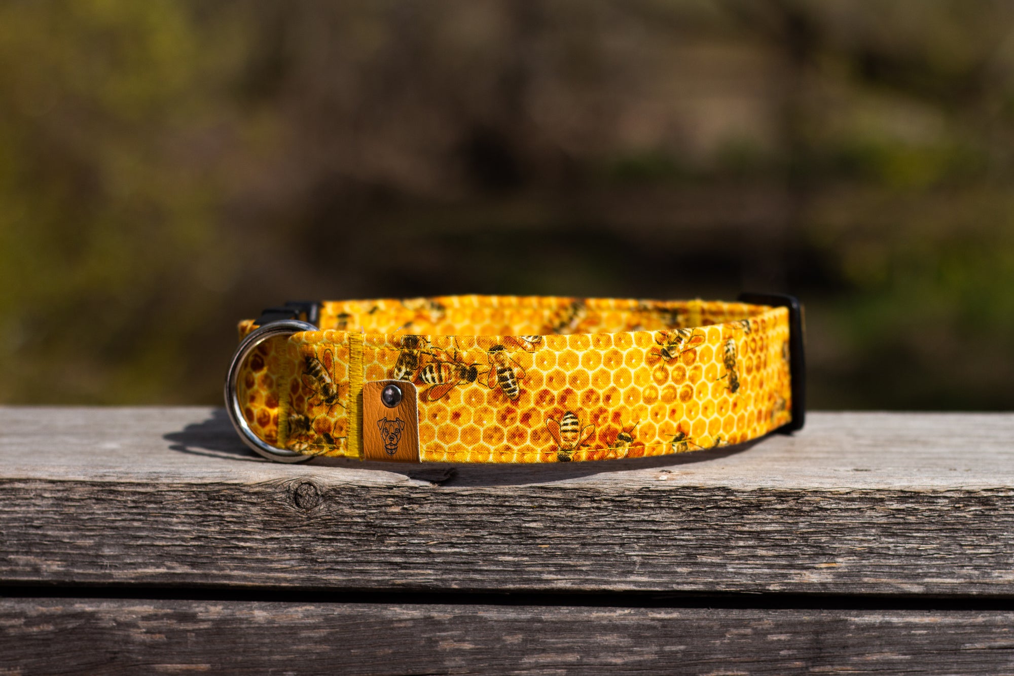 The Hive Buckle Collar