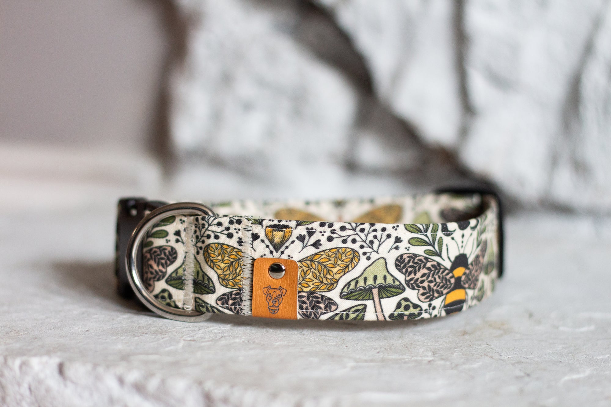 Pollinators Buckle Collar