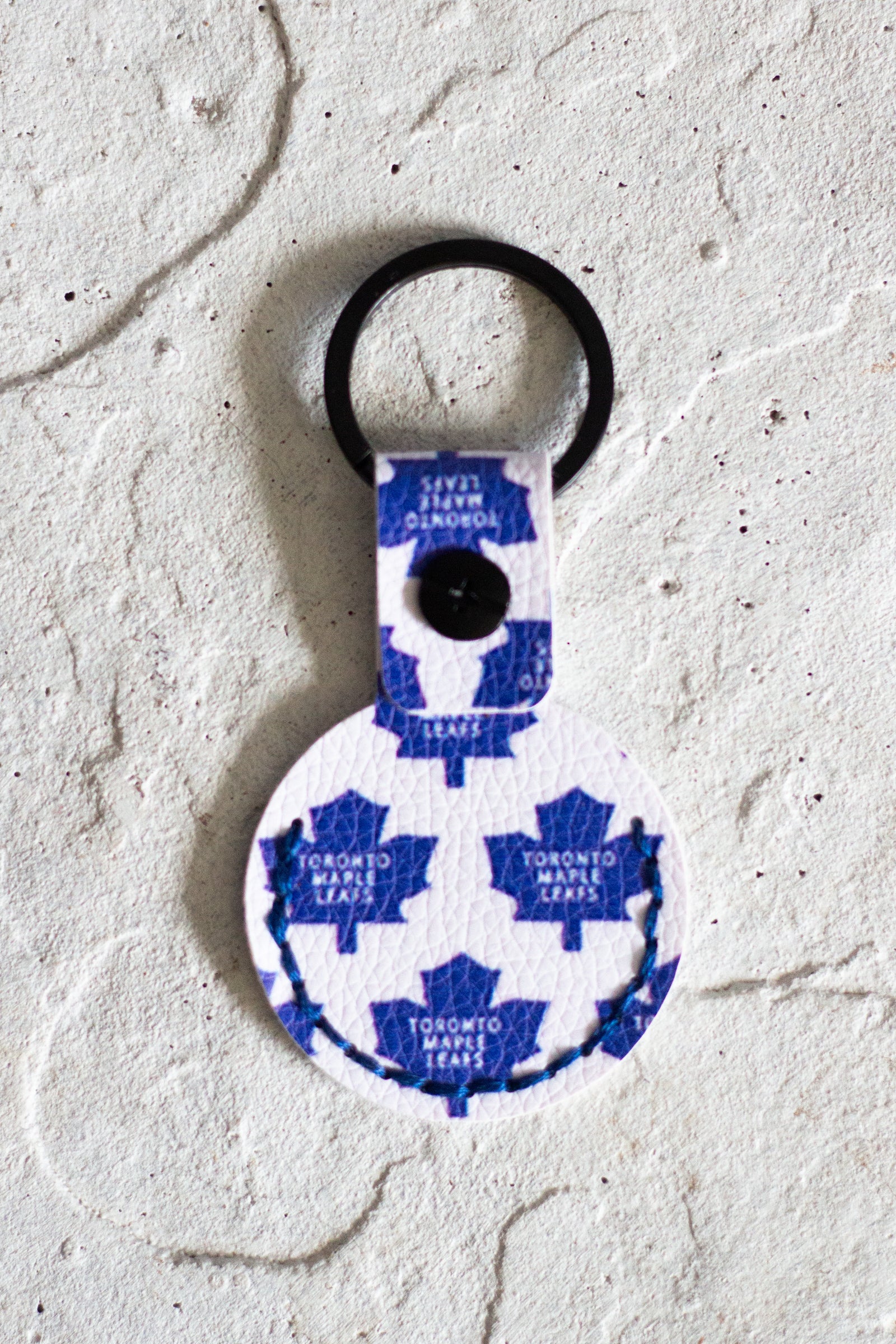 Leafs Air Tag Holder
