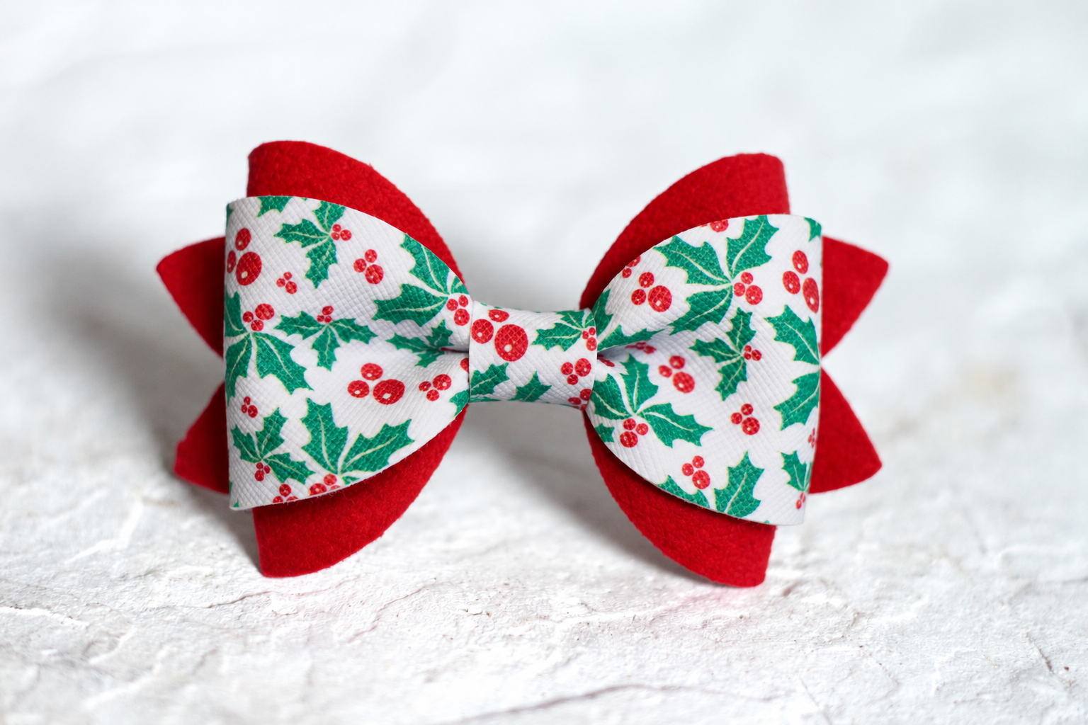 Holly Bow Tie