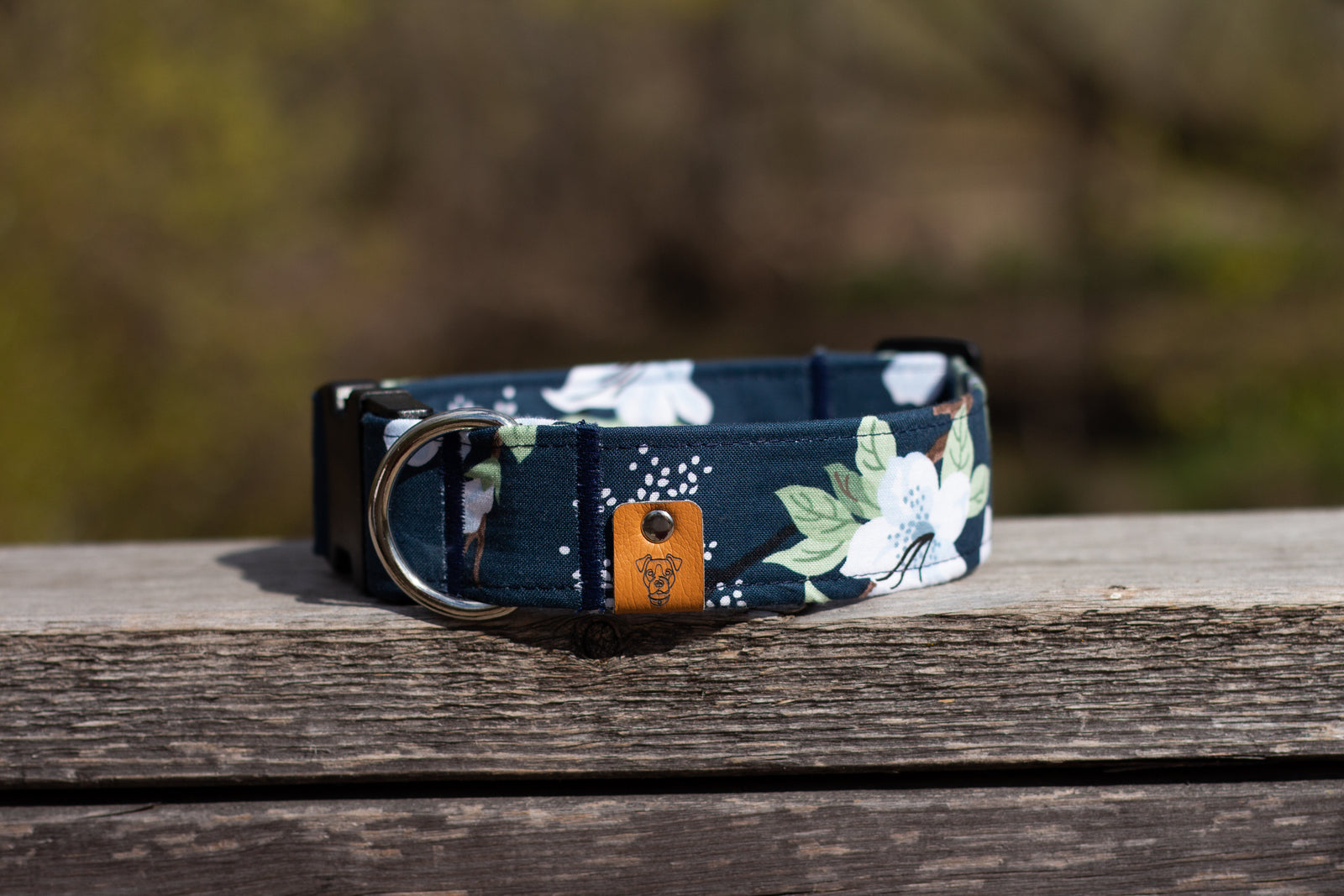 Flora Buckle Collar